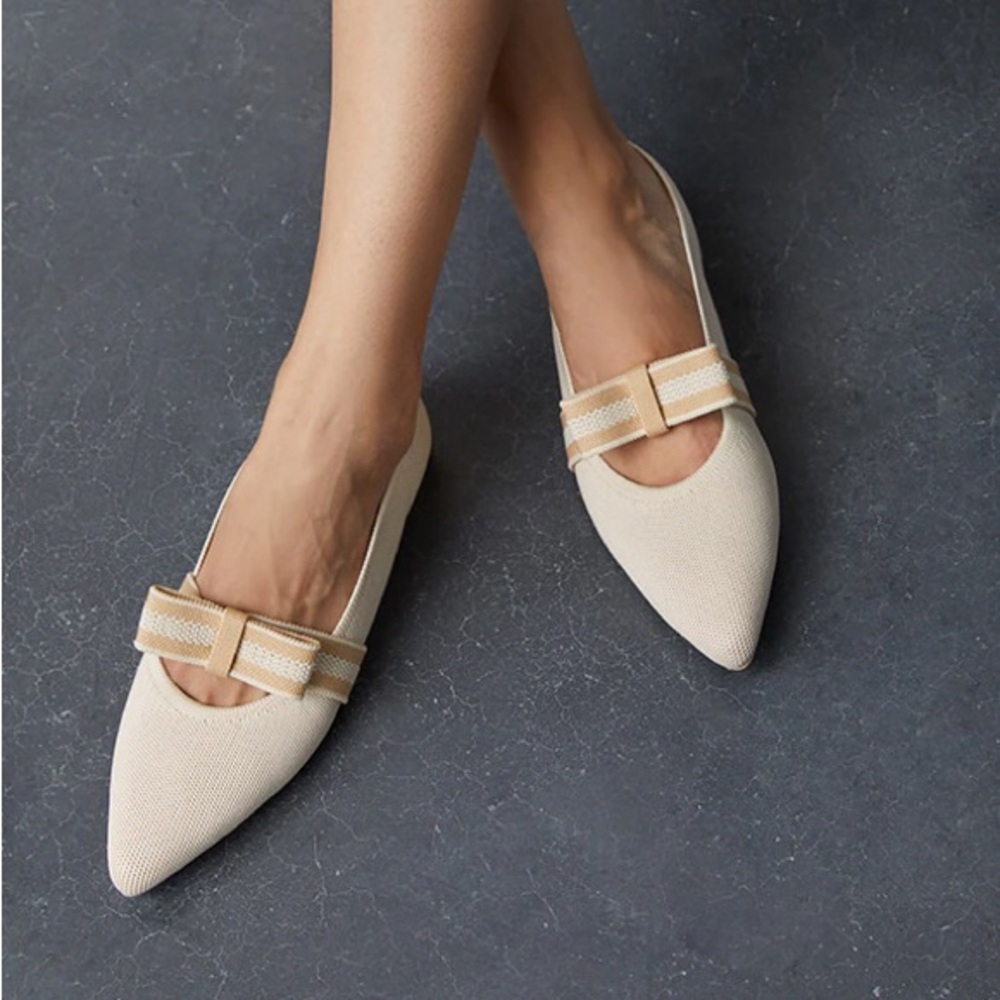 Vivaia | Daphne Pointed Toe Mary Jane‎ Flats Size 42